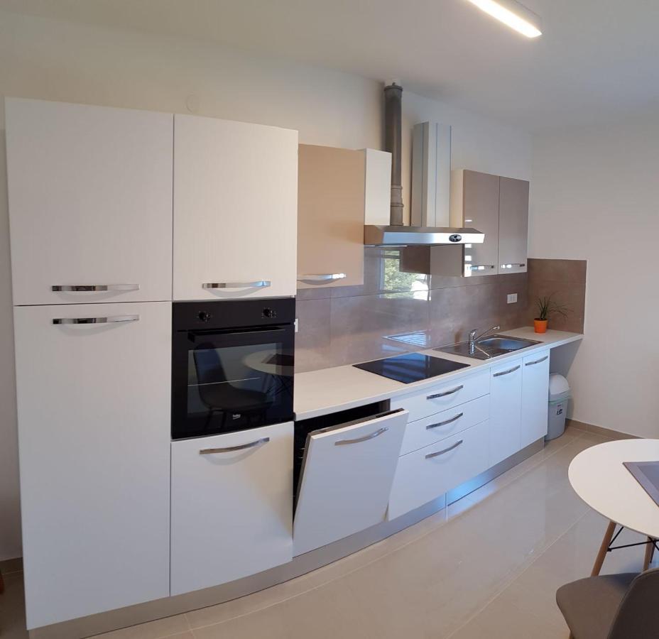 Apartments & Rooms Tom ميدولين المظهر الخارجي الصورة